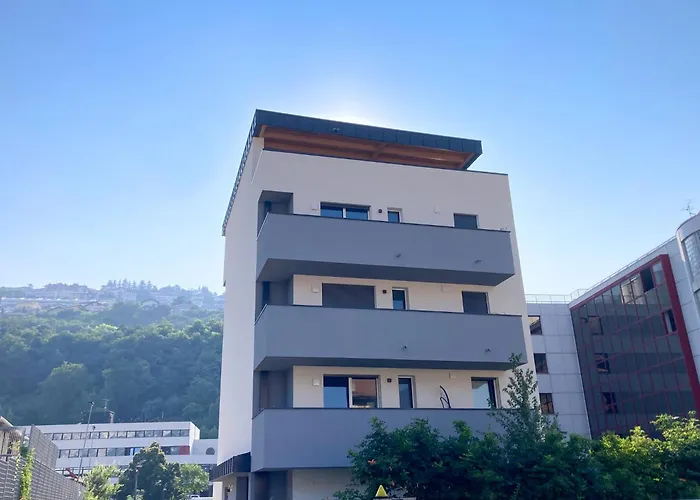 Civetta Blu, Blue Owl アパート トレント