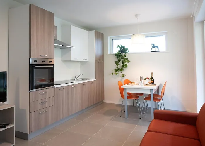 アパート Civetta Blu, Blue Owl