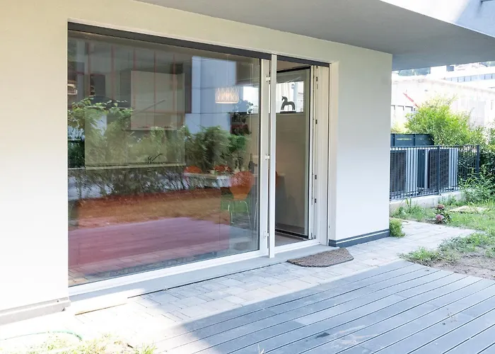 アパート Civetta Blu, Blue Owl *